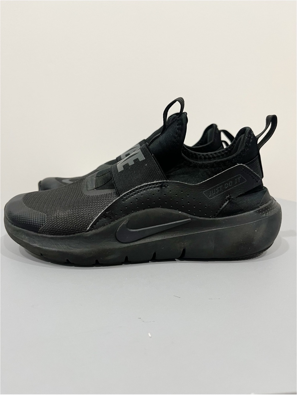 Nike Flex Runner 4 Kids Slip-On Sneakers Triple Black 4Y IF2893-001